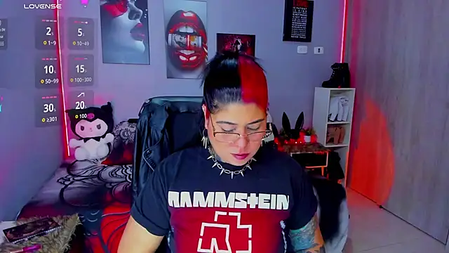 Veronika metal online show from October 2025 07:53:01 AM