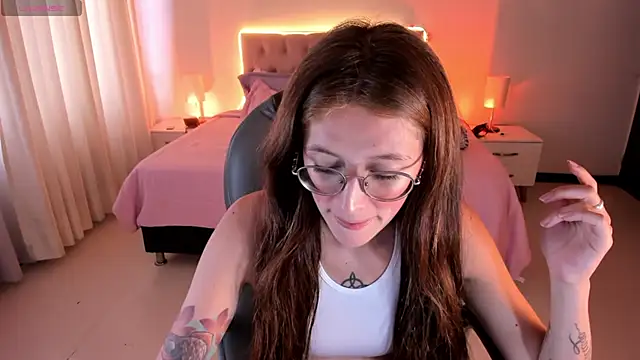 Snapshot of Emily_Warren_ chatting on September 2025 07:59:01 PM Emily Warren online show from September 2025 07:59:01 PM