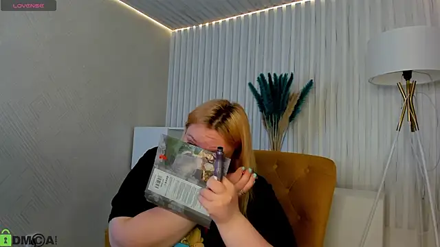 Snapshot of Amy_Hall chatting on September 2025 01:27:01 AM Amy Hall online show from September 2025 01:27:01 AM