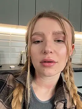 Snapshot of EvaBrooklyn chatting on March 2025 12:48:01 PM EvaBrooklyn online show from March 2025 12:48:01 PM