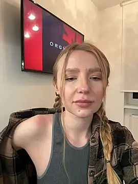 Snapshot of EvaBrooklyn chatting on March 2025 04:24:02 PM EvaBrooklyn online show from March 2025 04:24:02 PM