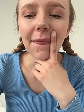 Snapshot of EvaBrooklyn chatting on March 2025 06:35:01 AM EvaBrooklyn online show from March 2025 06:35:01 AM