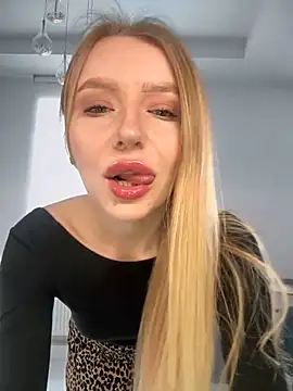 Snapshot of EvaBrooklyn chatting on March 2025 11:41:01 AM EvaBrooklyn online show from March 2025 11:41:01 AM