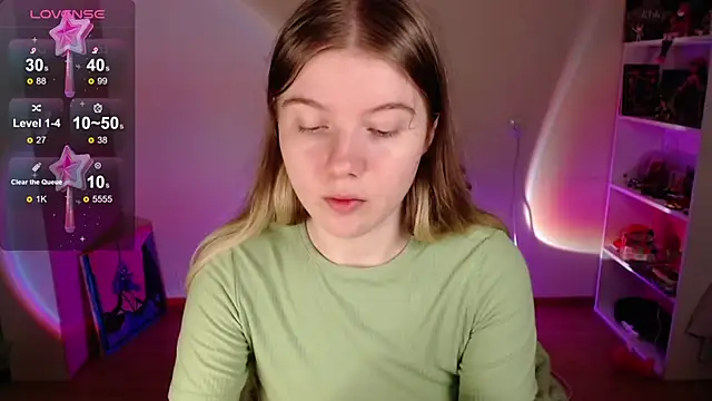 Strawberry juli online show from September 2025 05:11:02 AM