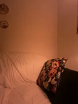 Snapshot of Rosemarie_Blu chatting on March 2025 10:43:02 PM Rosemarie Blu online show from March 2025 10:43:02 PM