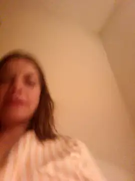 Snapshot of Rosemarie_Blu chatting on March 2025 01:48:01 AM Rosemarie Blu online show from March 2025 01:48:01 AM