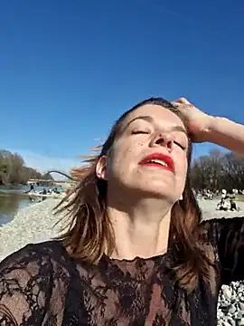 Snapshot of Rosemarie_Blu chatting on March 2025 01:37:01 PM Rosemarie Blu online show from March 2025 01:37:01 PM