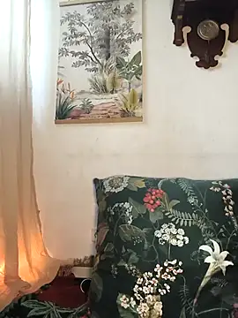 Snapshot of Rosemarie_Blu chatting on November 2025 11:32:02 AM Rosemarie Blu online show from November 2025 11:32:02 AM