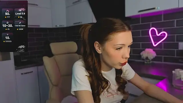 EmmaVictori1 online show from June 2026 07:33:01 AM