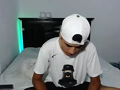 abrahamm 256 online show from February 2026 10:02:01 PM