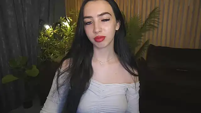 Snapshot of WildKittenX_ chatting on October 2025 05:50:02 AM WildKittenX online show from October 2025 05:50:02 AM