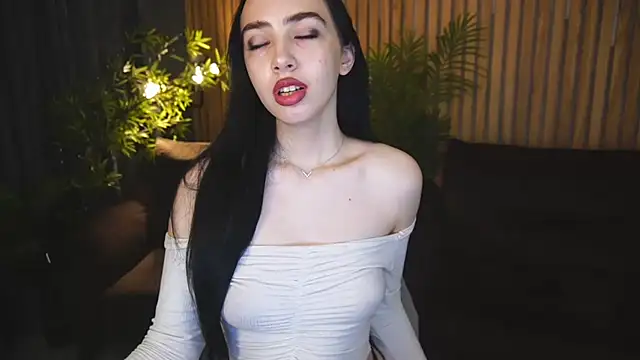 Snapshot of WildKittenX_ chatting on October 2025 06:50:02 AM WildKittenX online show from October 2025 06:50:02 AM