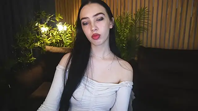 Snapshot of WildKittenX_ chatting on October 2025 06:47:01 AM WildKittenX online show from October 2025 06:47:01 AM