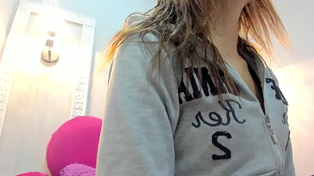 Snapshot of Bonniie_22 chatting on September 2025 01:24:02 PM Bonniie 22 online show from September 2025 01:24:02 PM