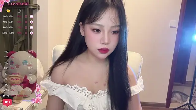 Yik-11 online show from November 2025 06:41:02 PM