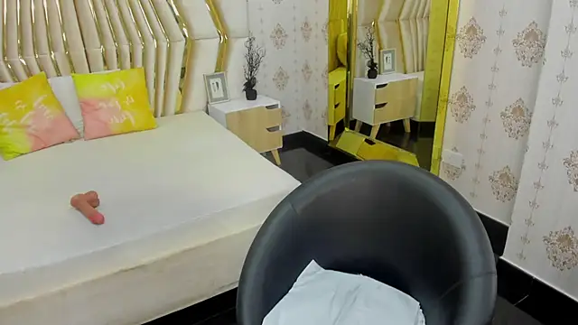 Qeen blackk online show from March 2025 03:30:02 PM