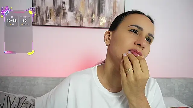 Snapshot of Sara_Charmy chatting on September 2025 11:04:02 AM Sara Charmy online show from September 2025 11:04:02 AM