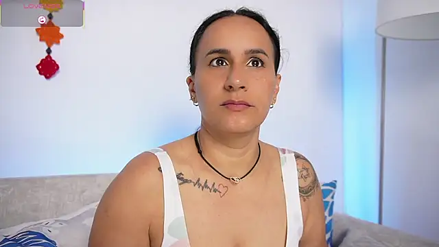 Snapshot of Sara_Charmy chatting on March 2026 12:01:02 PM Sara Charmy online show from March 2026 12:01:02 PM