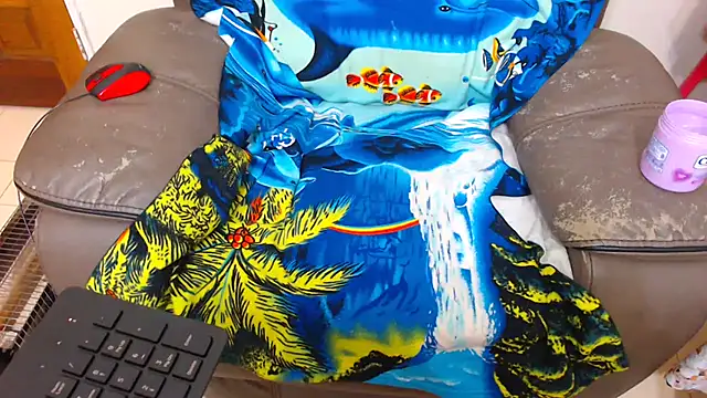 ChocolateClit online show from November 2025 04:01:01 AM