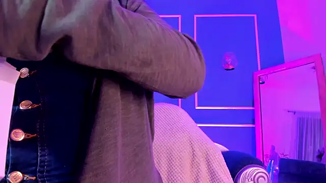 TaraTaylorr online show from December 2025 02:42:02 AM