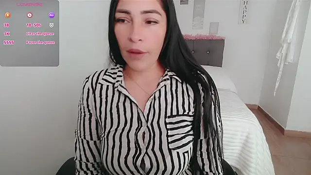 luna lgomez  online show from October 2025 12:14:01 PM