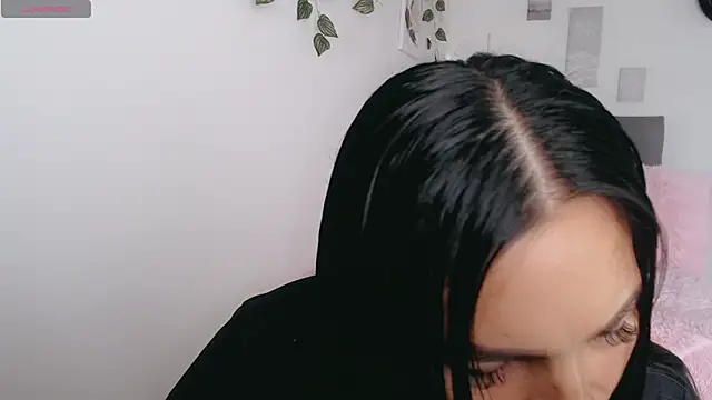 luna lgomez  online show from February 2026 01:09:02 PM