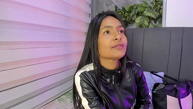 Fernanda liie  online show from December 2025 12:34:02 PM