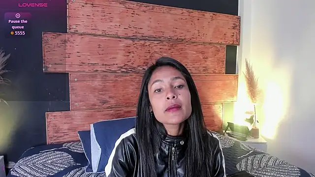 Fernanda liie  online show from June 2026 12:13:02 PM