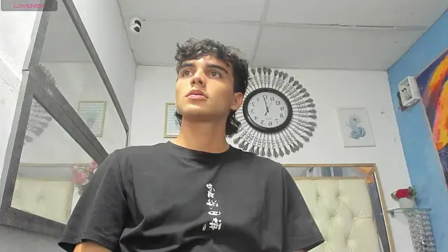 Snapshot of heiker_ chatting on March 2025 01:12:01 AM heiker online show from March 2025 01:12:01 AM