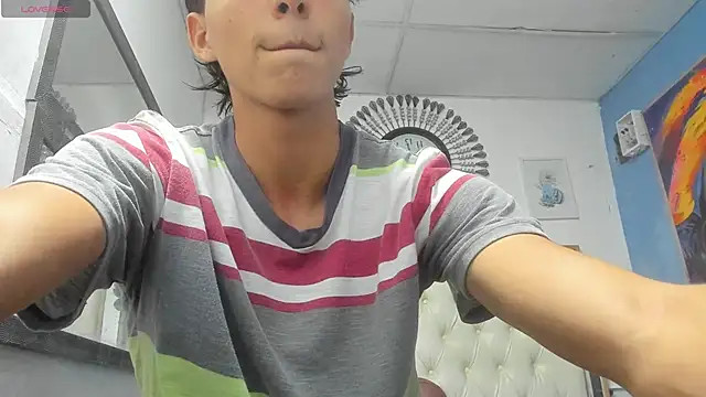 Snapshot of heiker_ chatting on March 2025 02:15:01 AM heiker online show from March 2025 02:15:01 AM