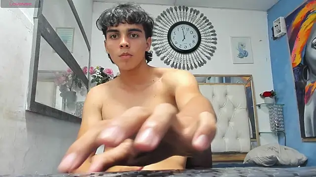 Snapshot of heiker_ chatting on March 2025 05:27:02 AM heiker online show from March 2025 05:27:02 AM