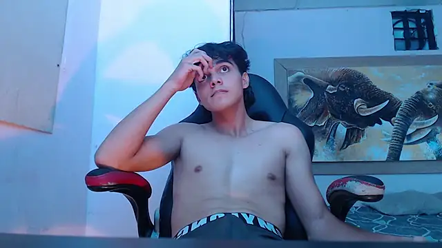 Snapshot of heiker_ chatting on March 2025 05:24:02 AM heiker online show from March 2025 05:24:02 AM