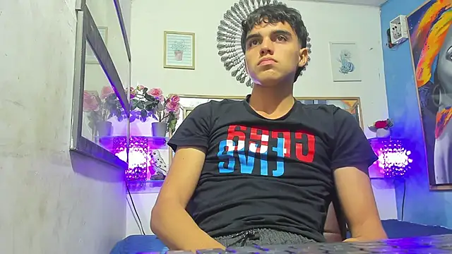 Snapshot of heiker_ chatting on March 2025 03:09:02 AM heiker online show from March 2025 03:09:02 AM