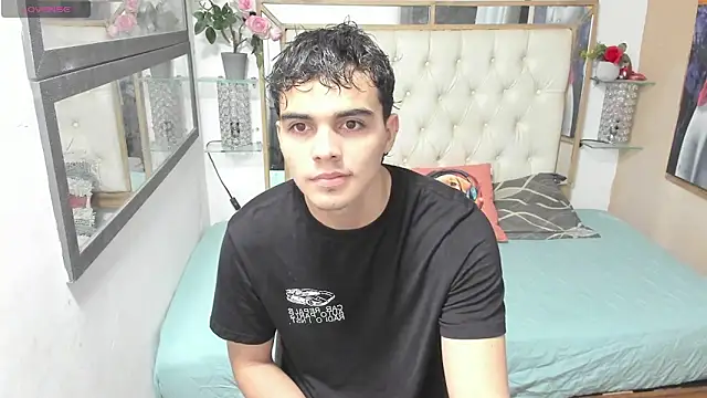 Snapshot of heiker_ chatting on September 2025 10:37:01 AM heiker online show from September 2025 10:37:01 AM