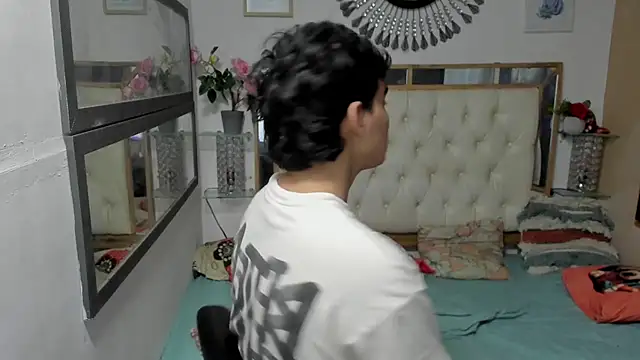 Snapshot of heiker_ chatting on October 2025 02:42:01 AM heiker online show from October 2025 02:42:01 AM