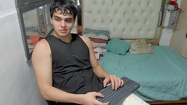 Snapshot of heiker_ chatting on October 2025 04:13:02 AM heiker online show from October 2025 04:13:02 AM