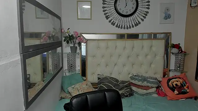 Snapshot of heiker_ chatting on October 2025 02:36:02 AM heiker online show from October 2025 02:36:02 AM