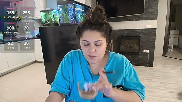 Layla- online show from October 2025 11:20:02 AM