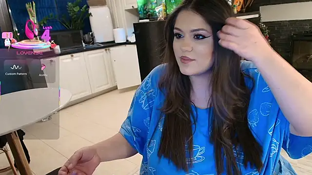 Layla- online show from March 2026 09:50:01 PM