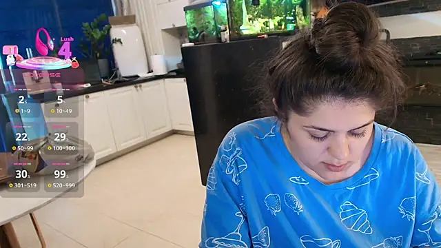 Layla- online show from April 2026 11:49:02 AM