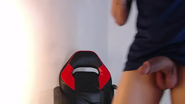 Snapshot of adam_levis17 chatting on October 2025 04:04:02 AM adam levis17 online show from October 2025 04:04:02 AM