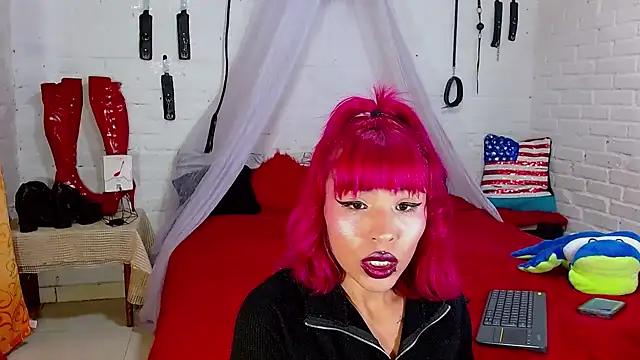 Snapshot of millygrey chatting on September 2025 03:12:01 PM millygrey online show from September 2025 03:12:01 PM