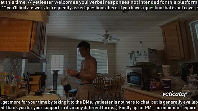Snapshot of yetieater chatting on June 2026 05:17:02 PM yetieater online show from June 2026 05:17:02 PM