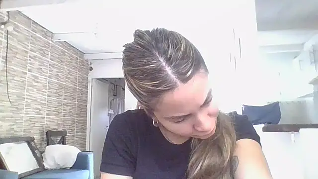 Snapshot of valenseleni chatting on October 2025 04:13:02 PM valenseleni online show from October 2025 04:13:02 PM
