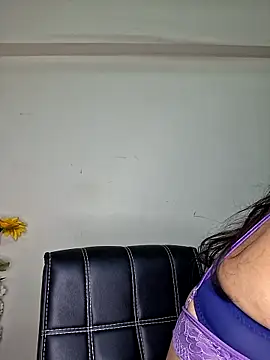 Snapshot of Noor-Bold chatting on October 2025 05:10:01 AM Noor-Bold online show from October 2025 05:10:01 AM