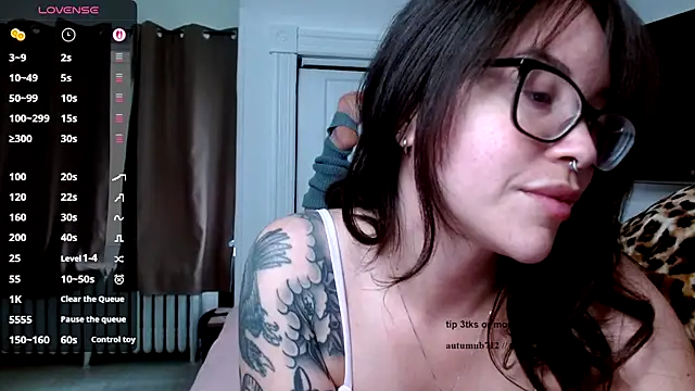 autumnb712 online show from September 2025 04:34:02 PM