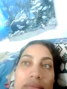 Snapshot of Ehilyn chatting on September 2025 07:06:02 PM Ehilyn online show from September 2025 07:06:02 PM