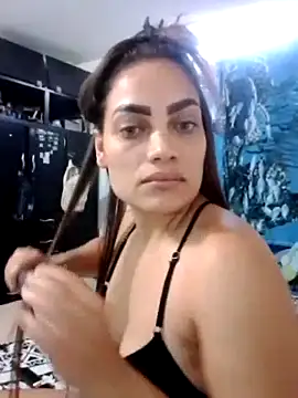 Snapshot of Ehilyn chatting on October 2025 10:07:01 PM Ehilyn online show from October 2025 10:07:01 PM