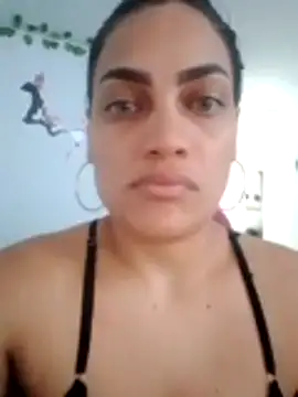 Snapshot of Ehilyn chatting on October 2025 08:20:02 PM Ehilyn online show from October 2025 08:20:02 PM