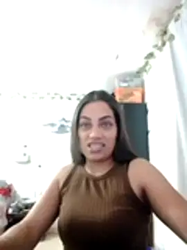 Snapshot of Ehilyn chatting on October 2025 11:04:02 PM Ehilyn online show from October 2025 11:04:02 PM